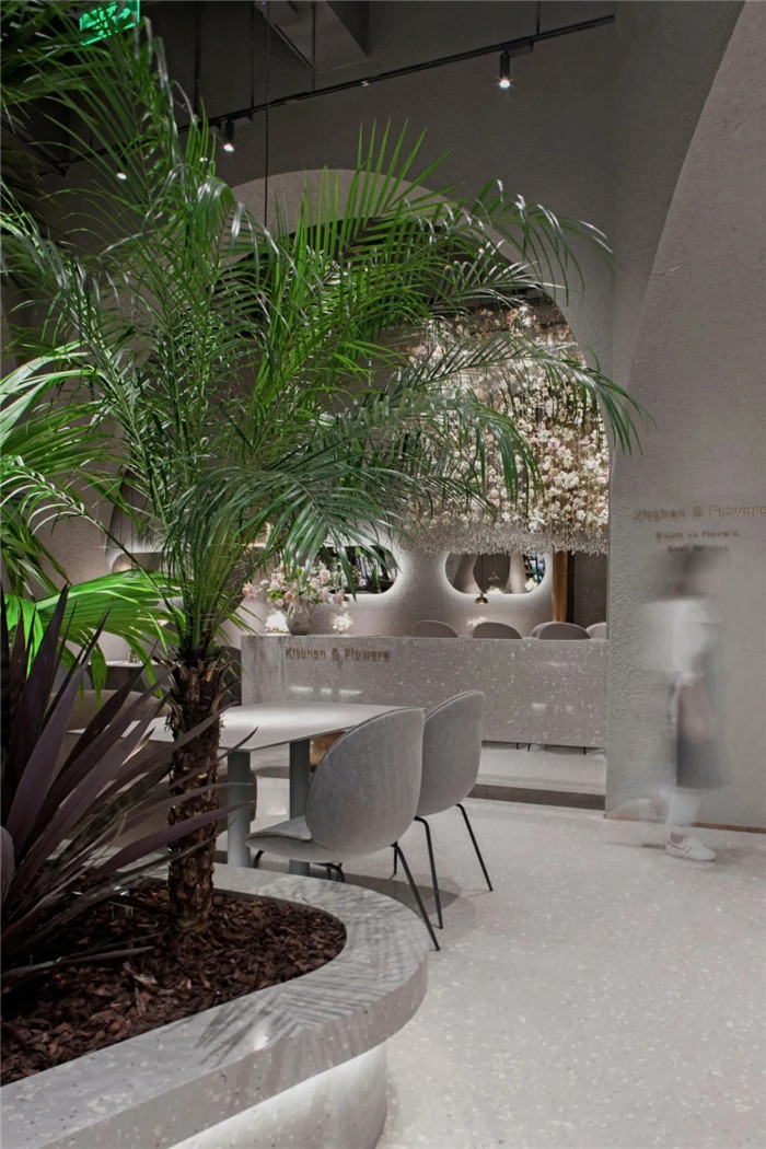 鄭州餐飲裝修公司推薦花園秘境主題餐廳設(shè)計案例