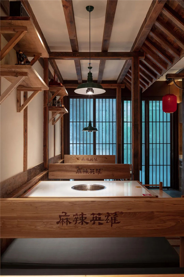 中式連鎖火鍋店裝修   麻辣英雄火鍋店座位區(qū)裝修設計方案