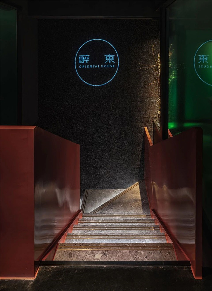 鄭州餐廳裝修公司分享中西餐酒吧融合餐飲裝修設(shè)計(jì)方案