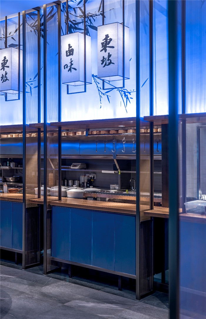 梅州東坡酒樓新潮中餐廳明檔裝修設(shè)計實景圖
