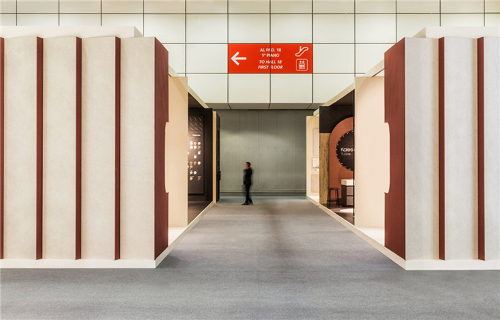 幾何創(chuàng)意  國(guó)外700平創(chuàng)意陶瓷展廳裝修設(shè)計(jì)方案