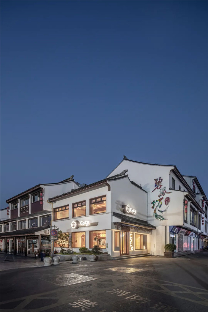 奶茶店門頭外觀設(shè)計-鄭州奶茶店裝修公司推薦COCO都可茶飲店裝修效果圖